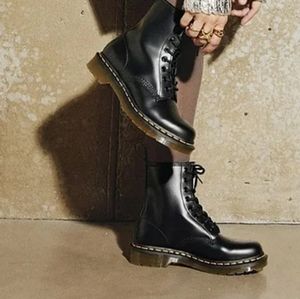 Doc Martens 1460 Womens Black Leather Combat Boots, Size 9